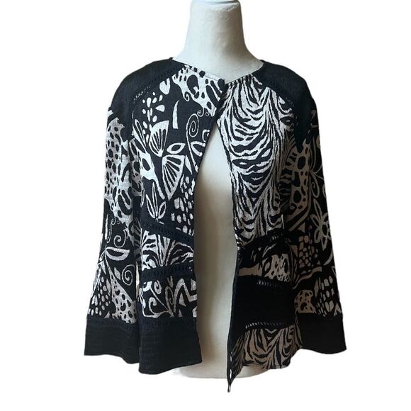 Chico’s Black & White Animal Print Mixed Media Cardigan Blazer - Picture 9 of 15